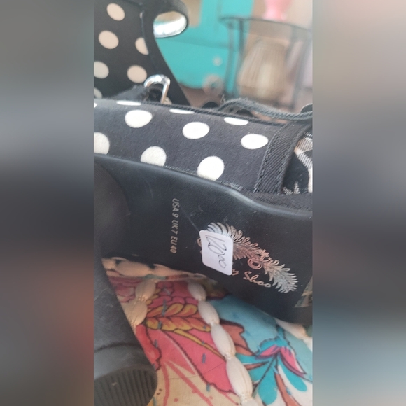 Cute shoes - Picture 4 of 4